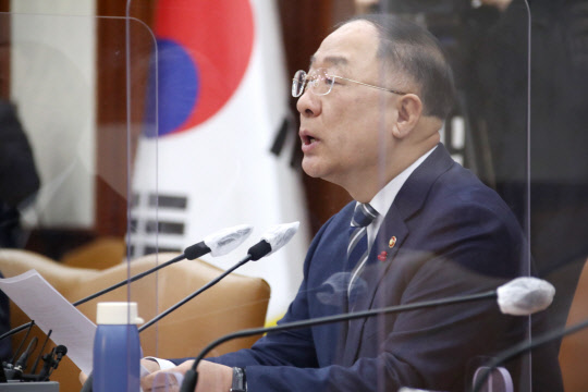 홍남기 경제부총리 겸 기획재정부 장관이 27일 정부서울청사에서 열린 제3차 대외경제안보전략회의를 주재하고 있다. 연합뉴스